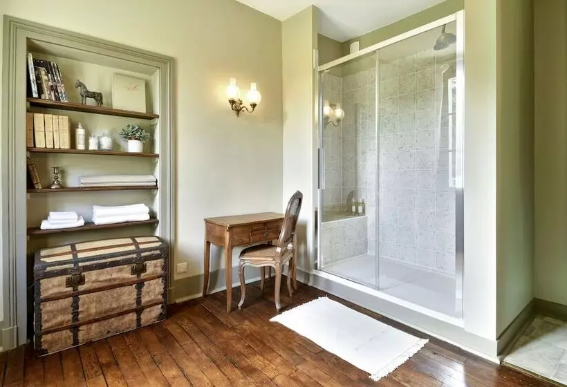 Aamiaismajoitus (B&B) Chateau De La Villedubois