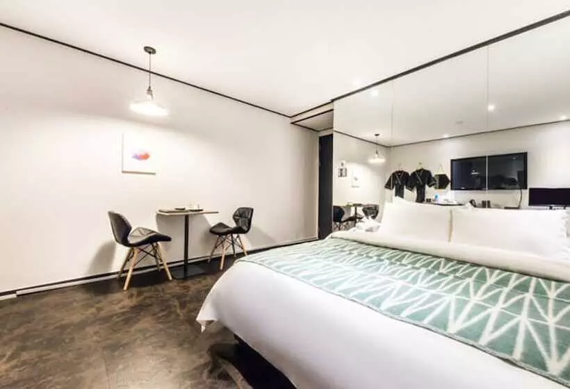 Gugi Motel