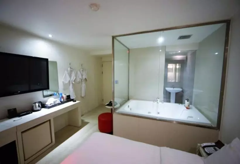 Gugi Motel