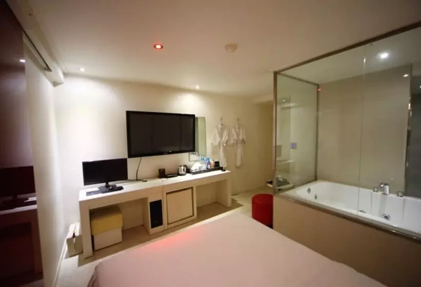 Gugi Motel