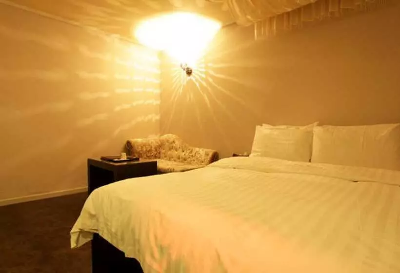 Gugi Motel
