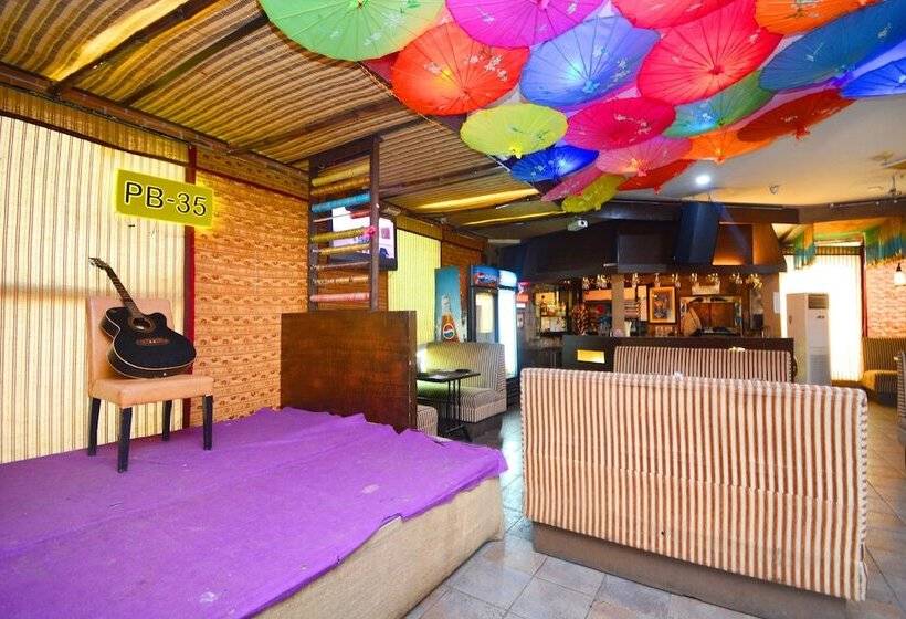 호텔 Oyo 37208 Dlm Valley Resorts