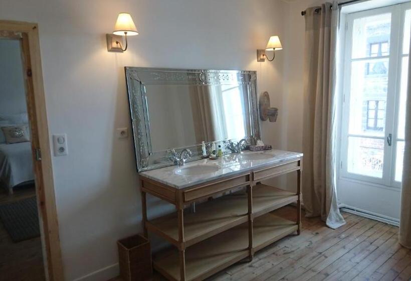 بنسيون Comptoir D Aubrac