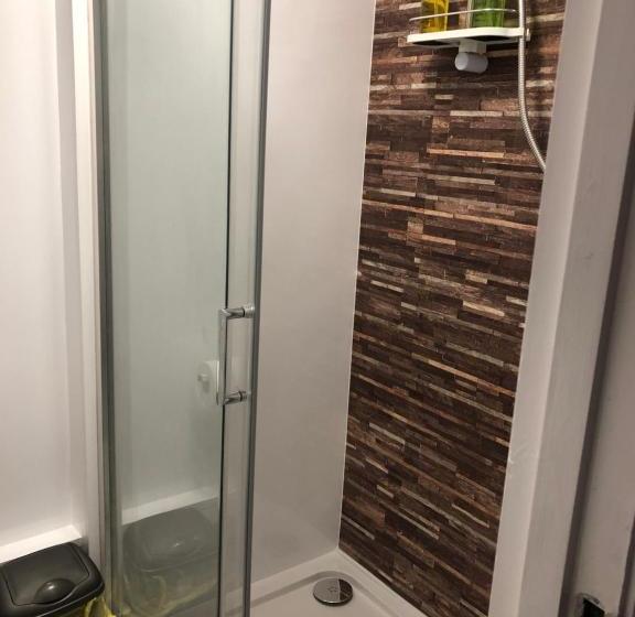 هاستل The Coach And Horses Of Compton