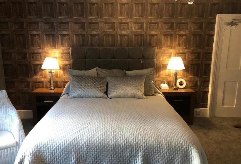 هاستل The Coach And Horses Of Compton