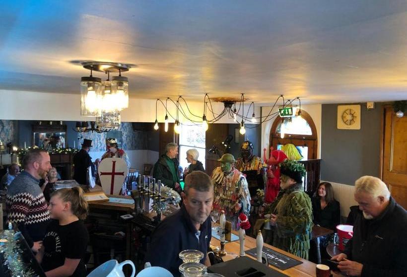 هاستل The Coach And Horses Of Compton