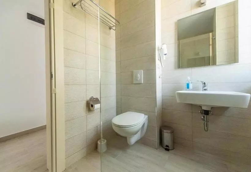 Zip Apartments