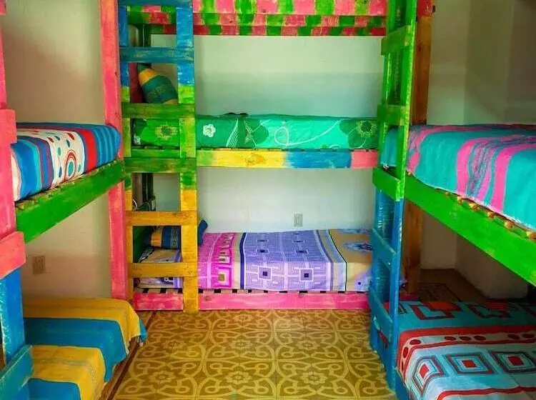 تختخواب و صبحانه Casa Tatewari