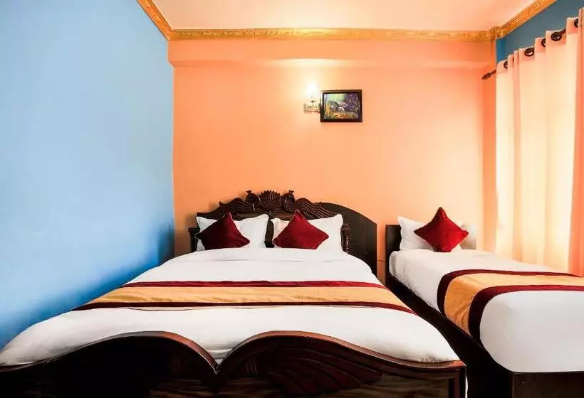 Hotel Oyo 401 New Star & Restaurant