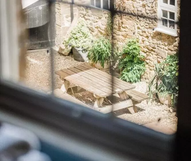 Hotelli The Crooked Swan