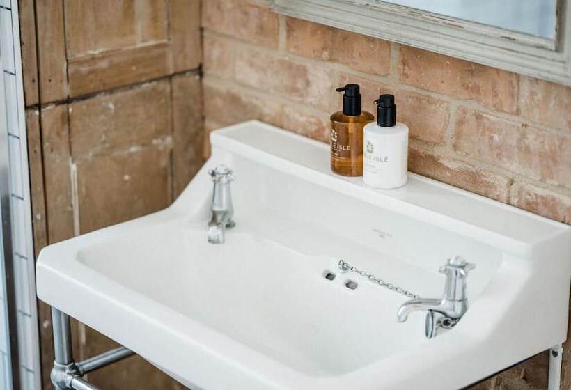 בית מלון כפרי The Crooked Swan