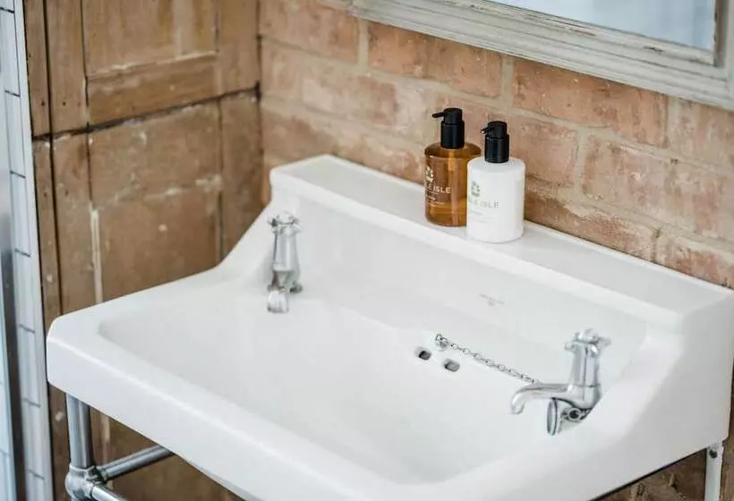 Hotelli The Crooked Swan