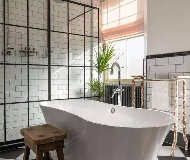 Hotelli The Crooked Swan