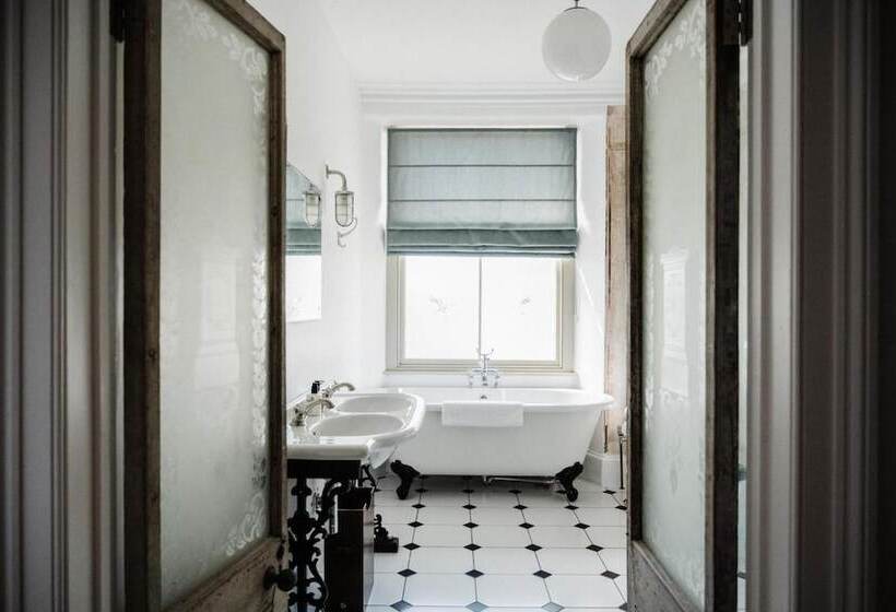 בית מלון כפרי The Crooked Swan