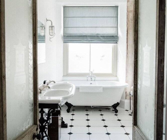 בית מלון כפרי The Crooked Swan