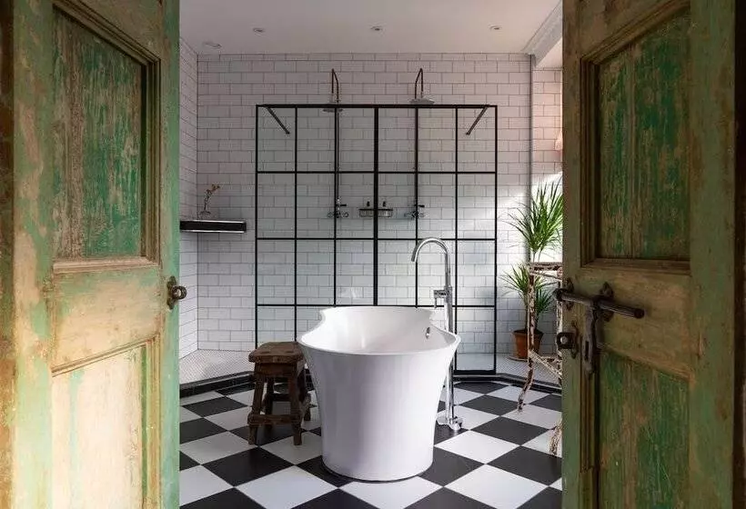 Hotelli The Crooked Swan