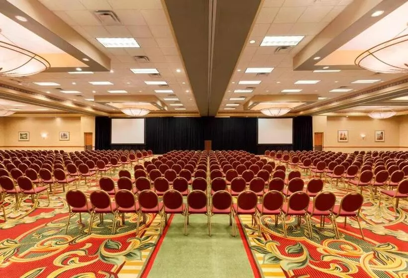 Radisson Hotel Cedar Rapids