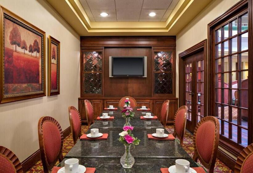 Radisson Hotel Cedar Rapids