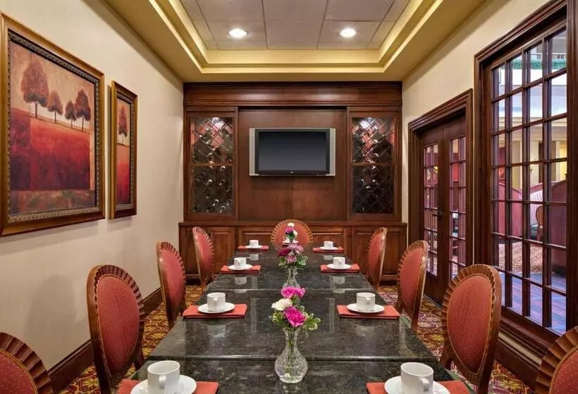 Radisson Hotel Cedar Rapids