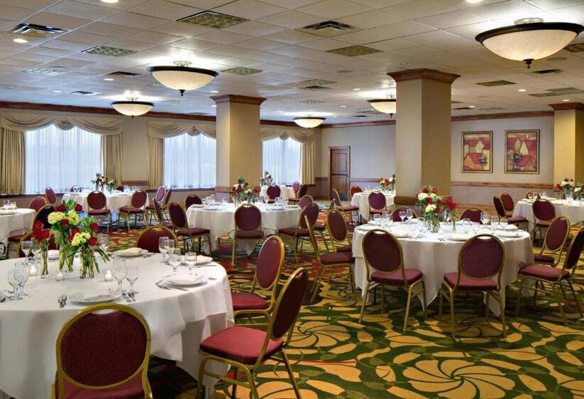 Radisson Hotel Cedar Rapids