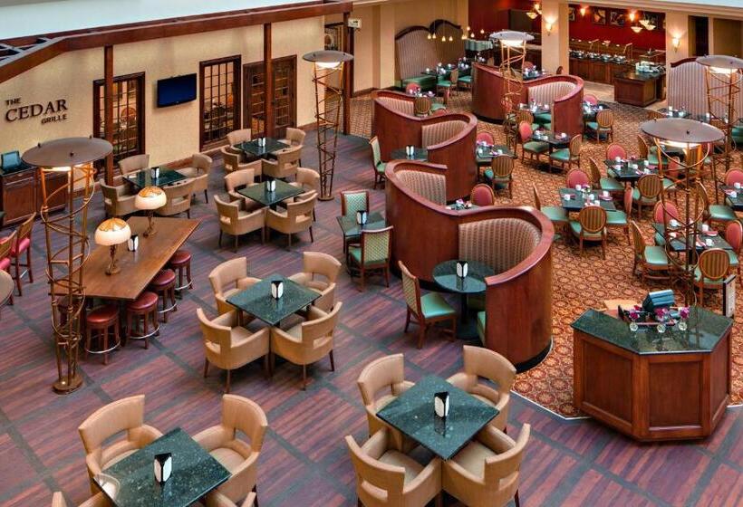 Radisson Hotel Cedar Rapids