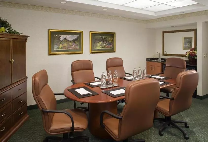 Radisson Hotel Cedar Rapids