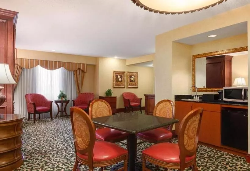 Radisson Hotel Cedar Rapids
