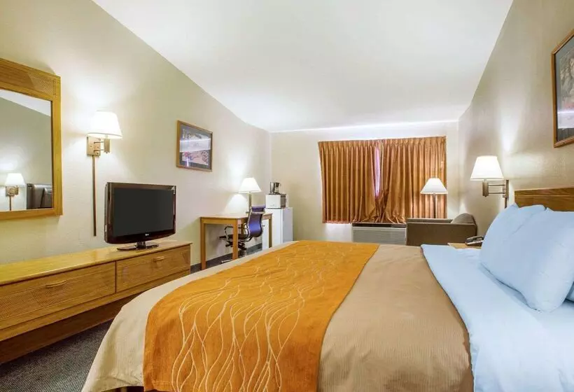 Отель Comfort Inn Marina On The Monterey Bay