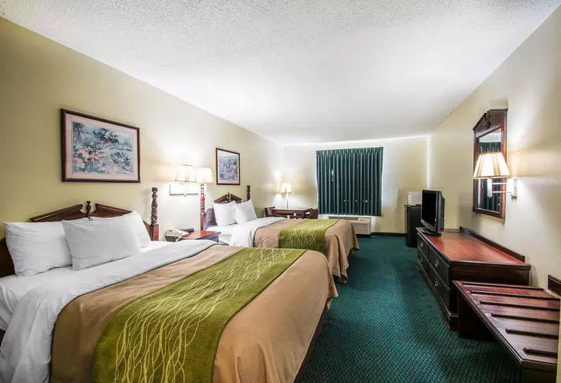 בית מלון כפרי Super 8 By Wyndham Montgomery I65