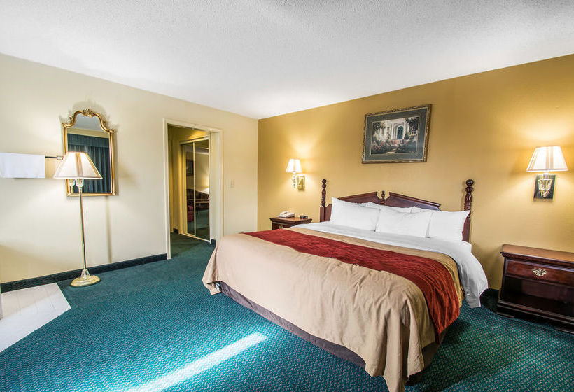 ホテル Super 8 By Wyndham Montgomery I65