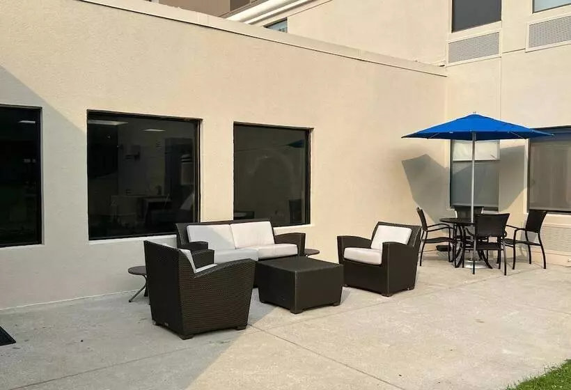 בית מלון כפרי Holiday Inn Express Harrisburg Ne, An Ihg