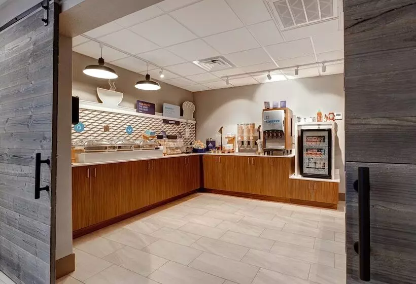 Szálloda Holiday Inn Express & Suites Central Omaha, An Ihg