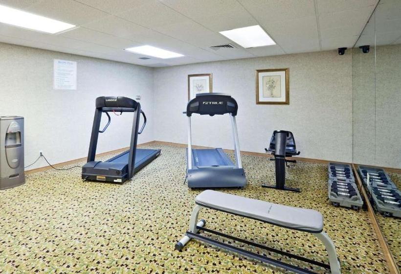 هتل La Quinta By Wyndham Overland Park