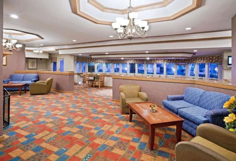 هتل La Quinta By Wyndham Overland Park