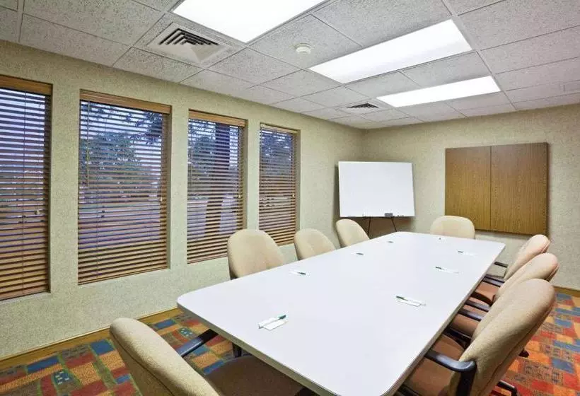 ホテル La Quinta By Wyndham Overland Park