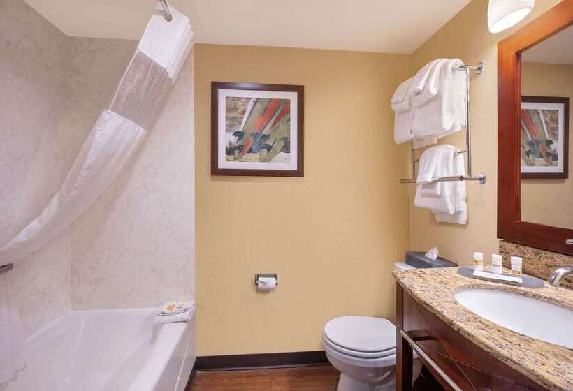 Otel La Quinta By Wyndham Cocoa Beach Oceanfront