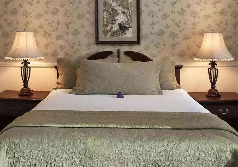 فندق Lavender Inn By The Sea