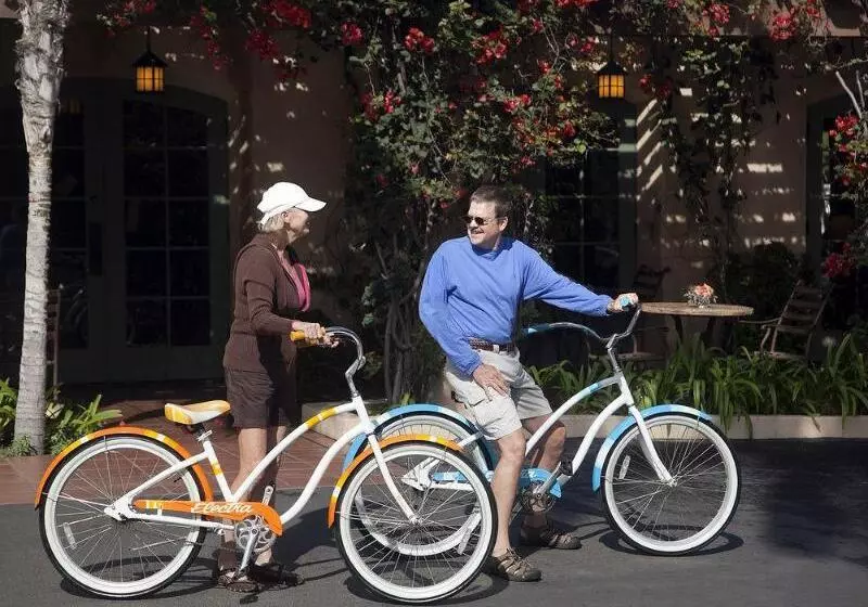 فندق Lavender Inn By The Sea