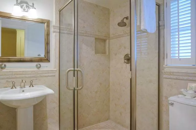 فندق Lavender Inn By The Sea