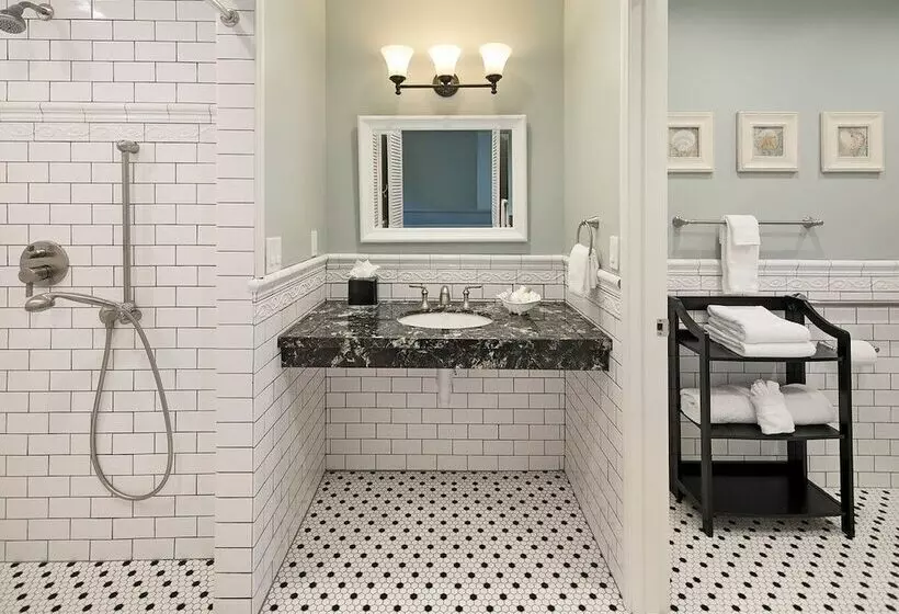 فندق Lavender Inn By The Sea