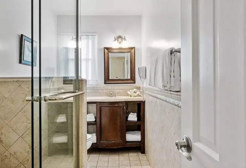 فندق Lavender Inn By The Sea