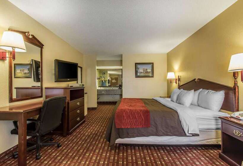 Отель Quality Inn