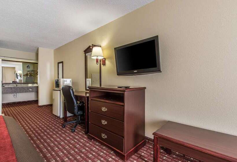 Отель Quality Inn