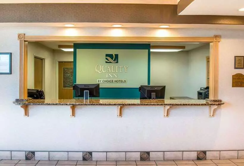 호텔 Quality Inn