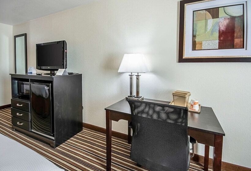 فندق Quality Inn