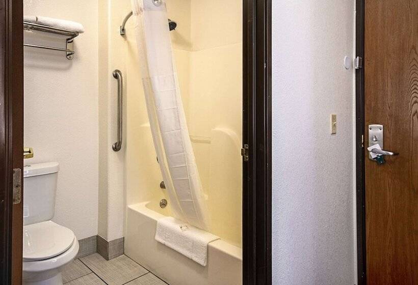 فندق Quality Inn