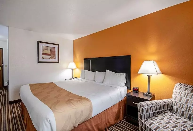 호텔 Quality Inn