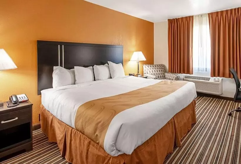 호텔 Quality Inn