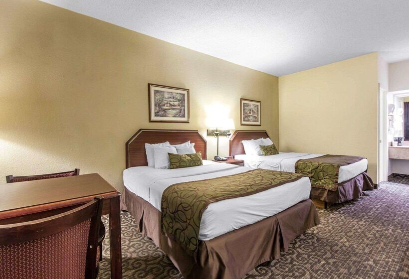 Отель Quality Inn Downtown