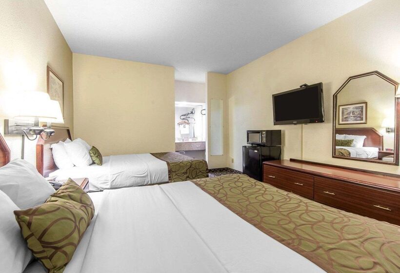 Отель Quality Inn Downtown